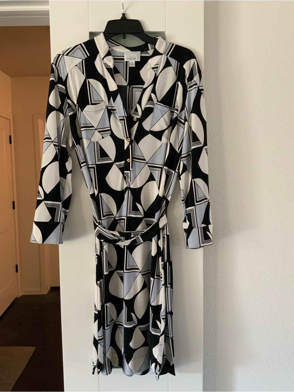 Donna Morgan Black and White Geometric Midi Shirt Dress